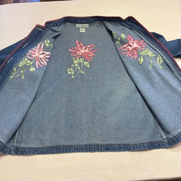 Carrie Allen - Embroidered Denim Jacket with Red Floral Accents - Size Large - Picture 14 of 15